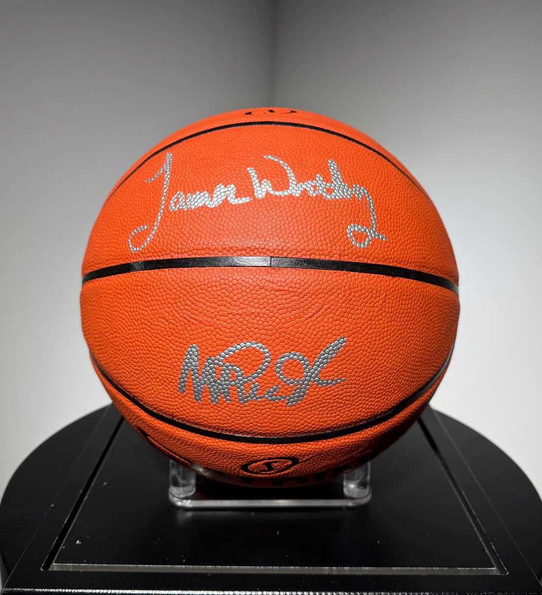 Showtime Lakers Legends Basketball Signed by Magic Johnson & James Worthy – Fanatics Certified