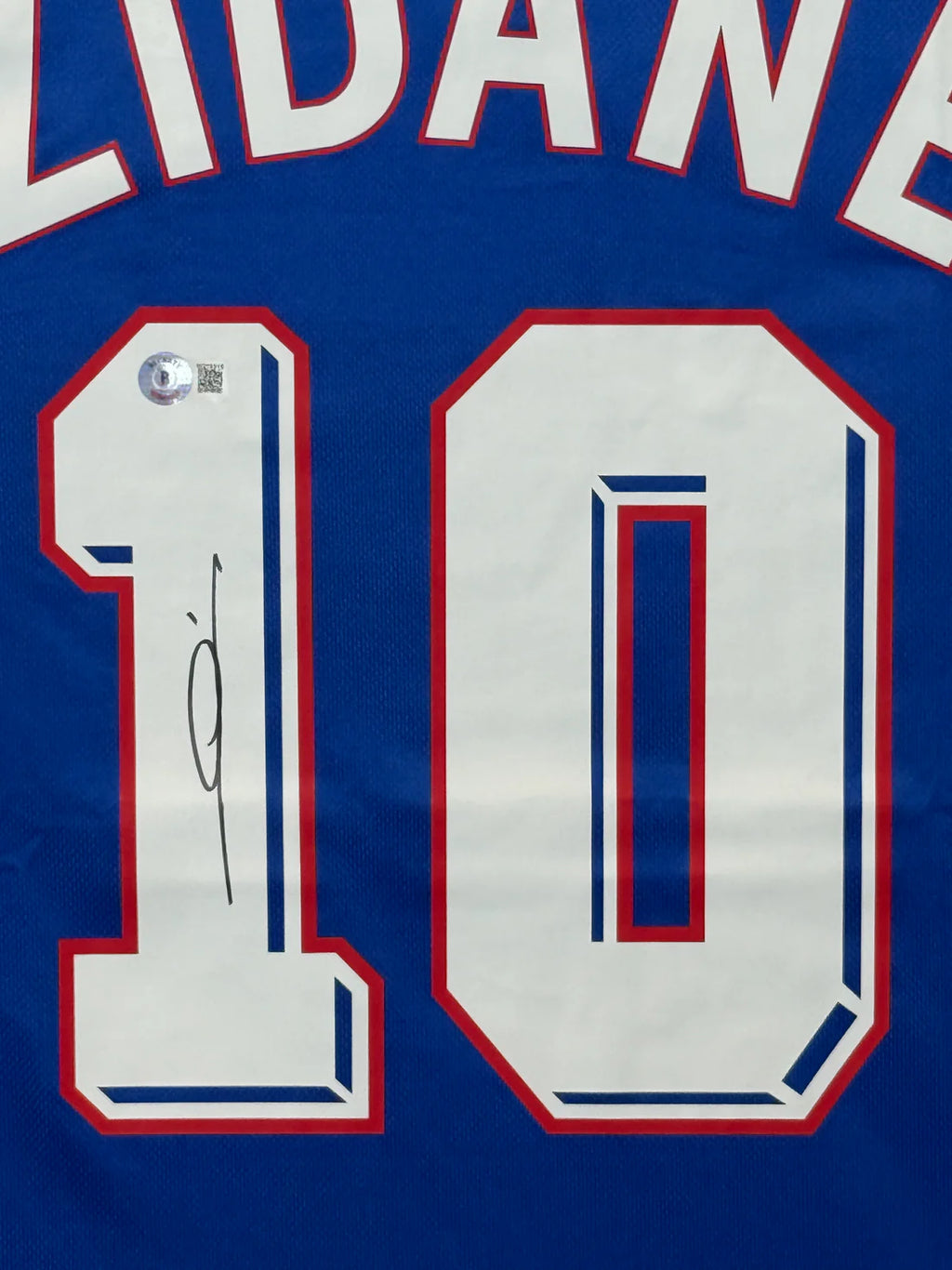 Authentic France 1998 World Cup Final Jersey Signed by Zinedine Zidane – Beckett Certified