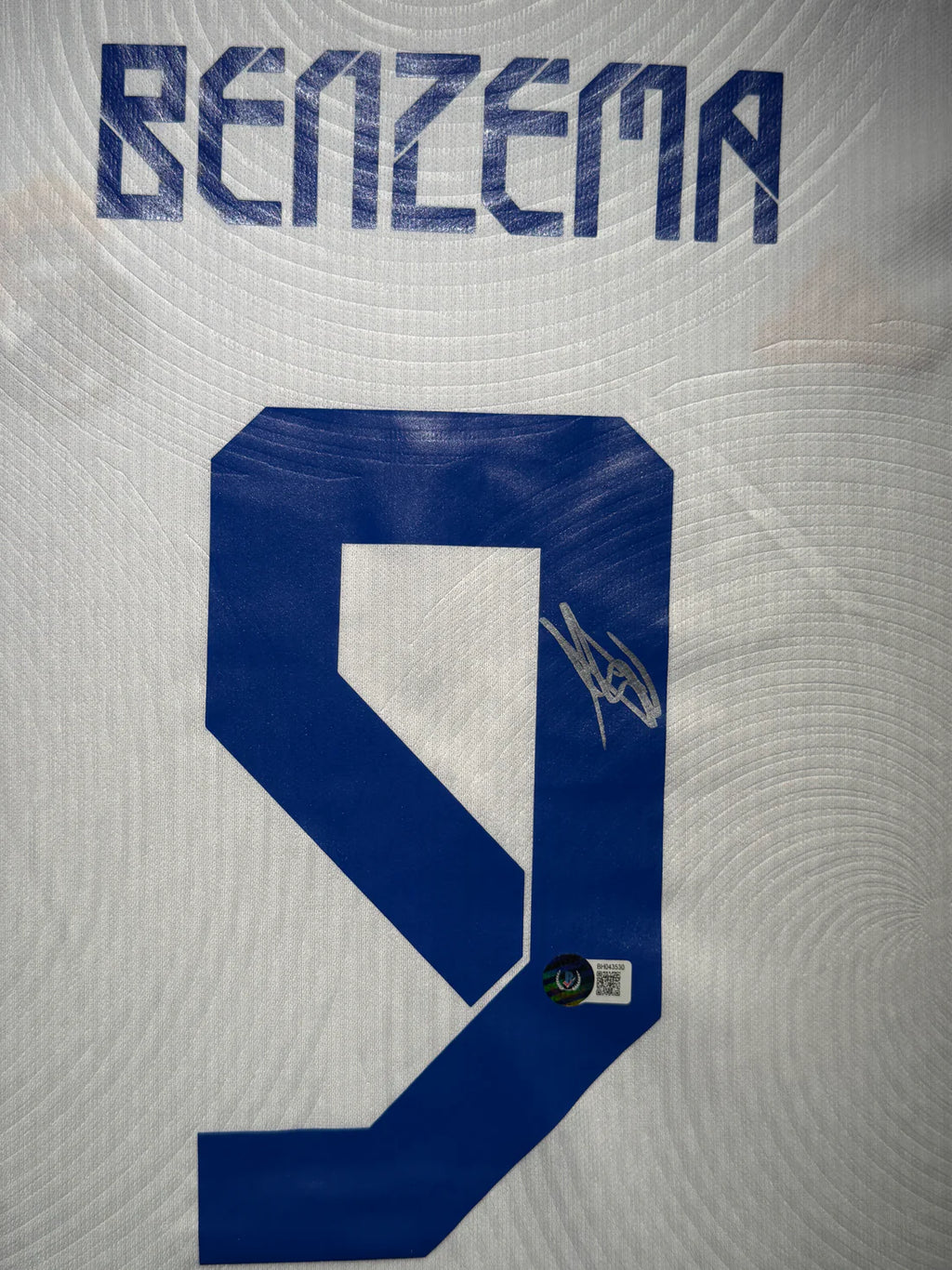 Real Madrid CF 2021–22 Home Jersey Signed by Karim Benzema – Beckett Certified