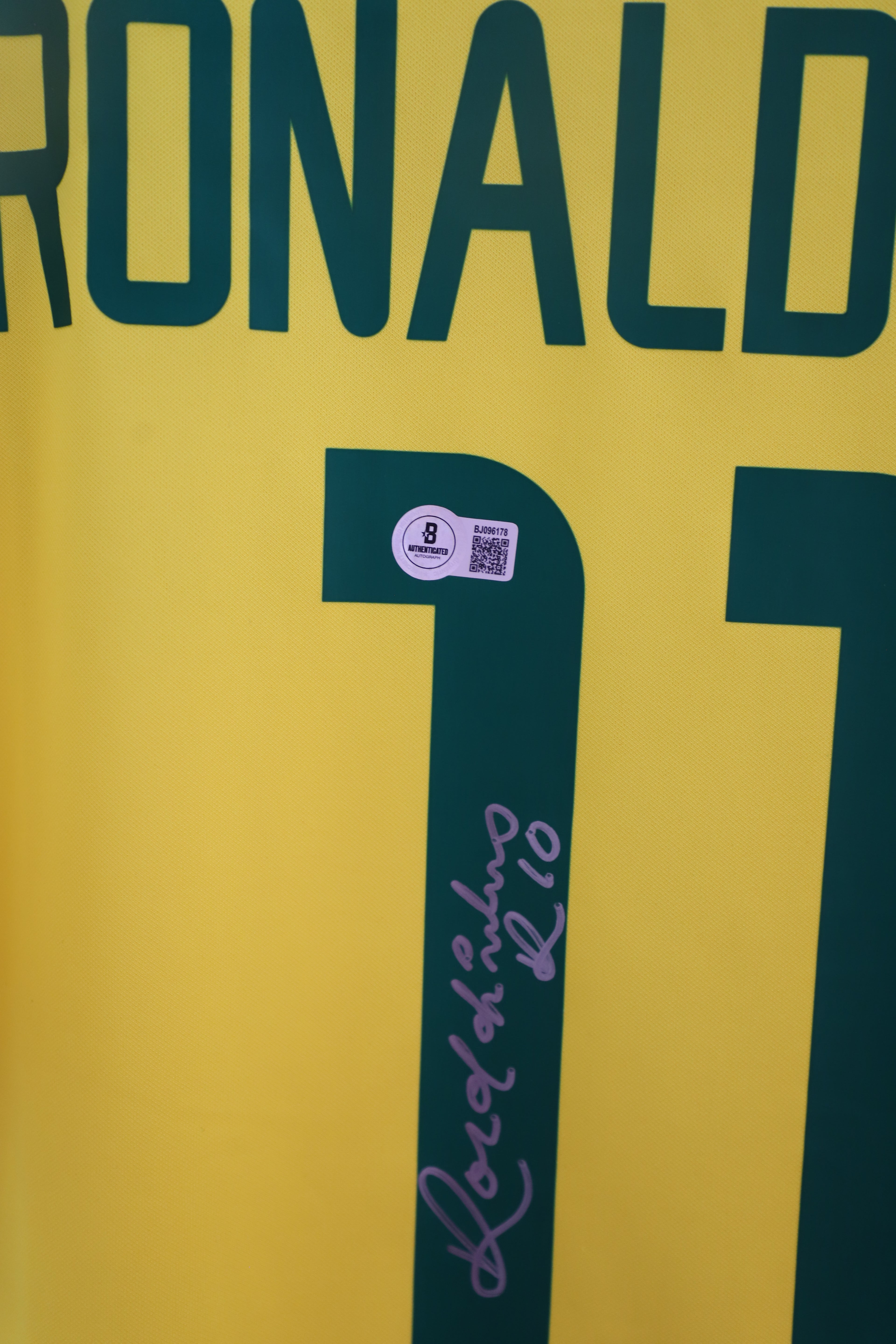 Ronaldinho Signed Brazil 2002 World Cup Home Jersey – Beckett Authenticated